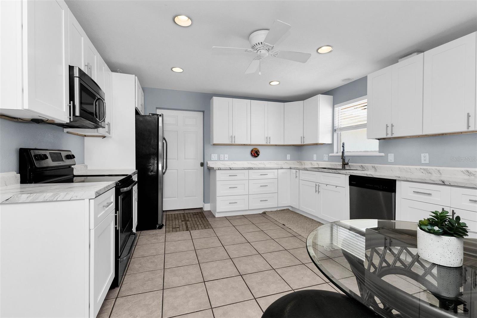 Image 7 of 27 For 119 Glenholm Avenue