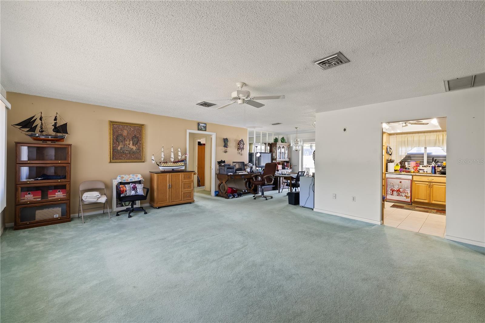 Image 4 of 19 For 22158 Riverhead Avenue
