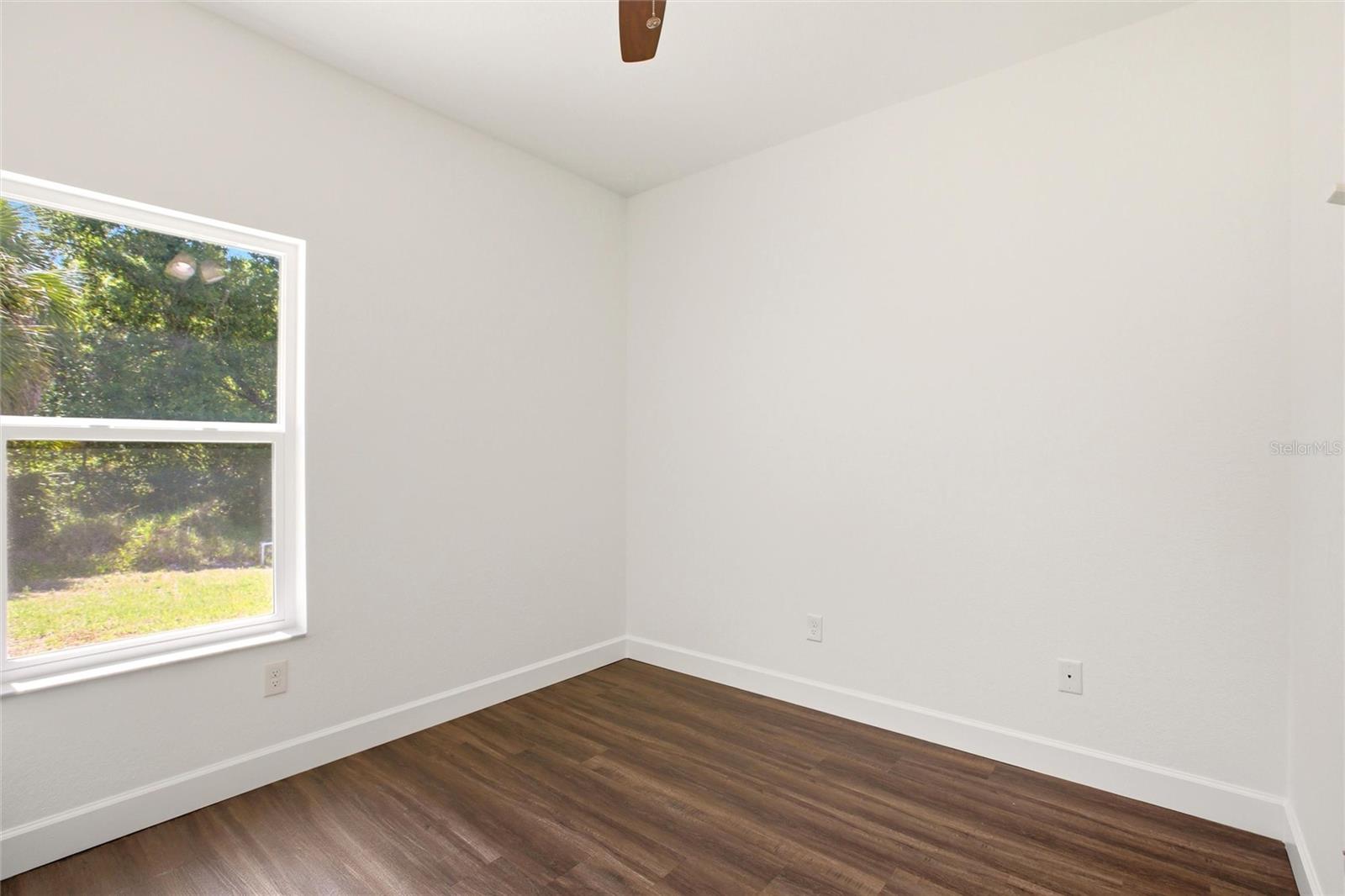 Image 21 of 38 For 4548 Heather Terrace