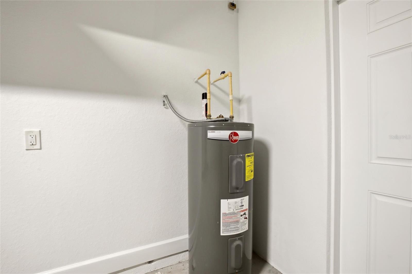 Image 28 of 38 For 4548 Heather Terrace