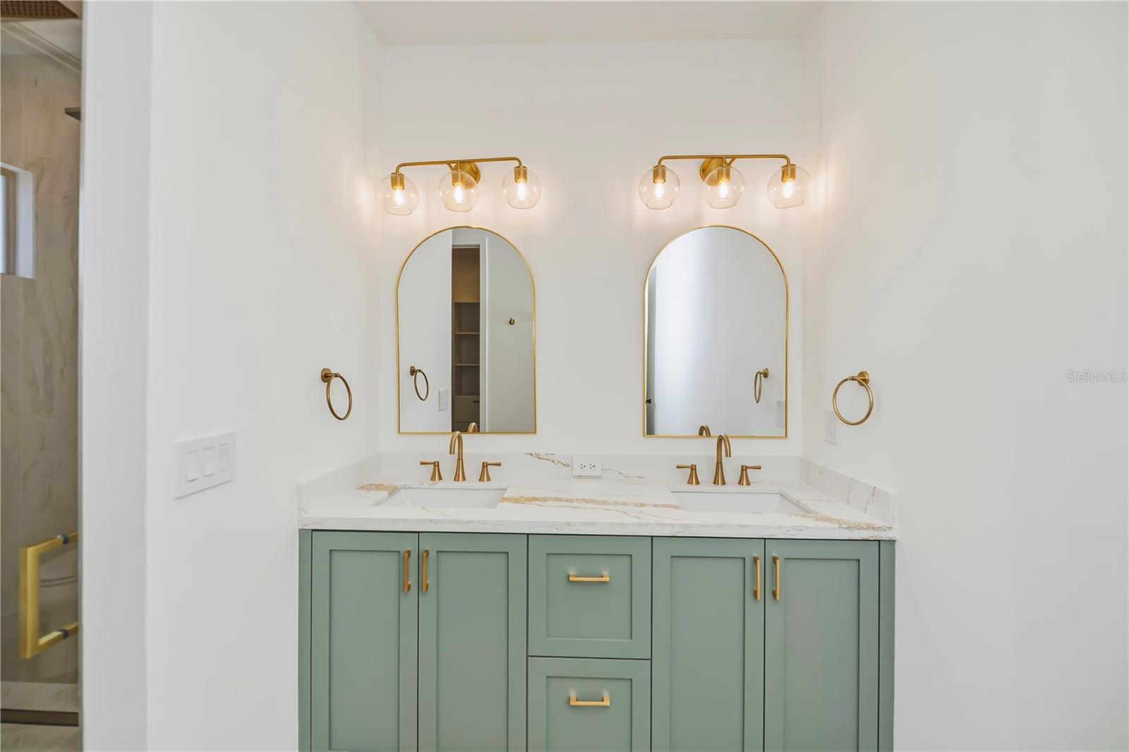 Image 34 of 86 For 7 Sunflower Drive