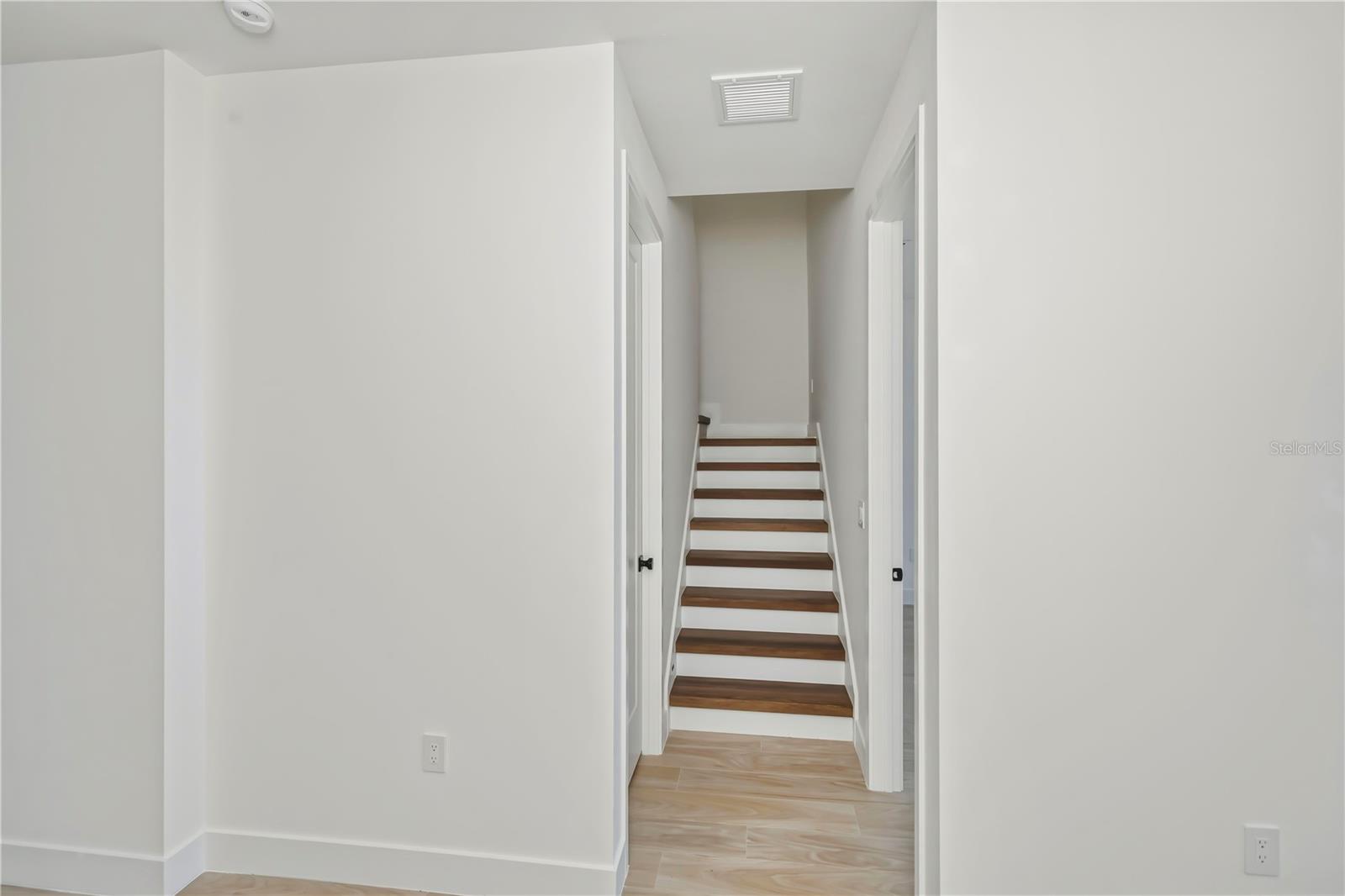 Image 45 of 86 For 7 Sunflower Drive