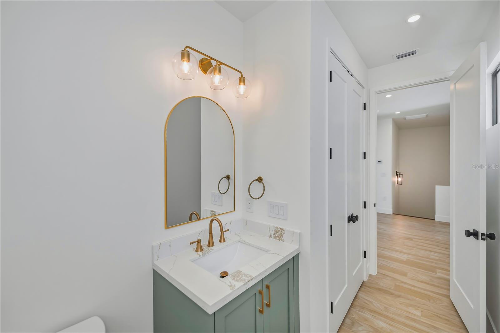 Image 60 of 86 For 7 Sunflower Drive