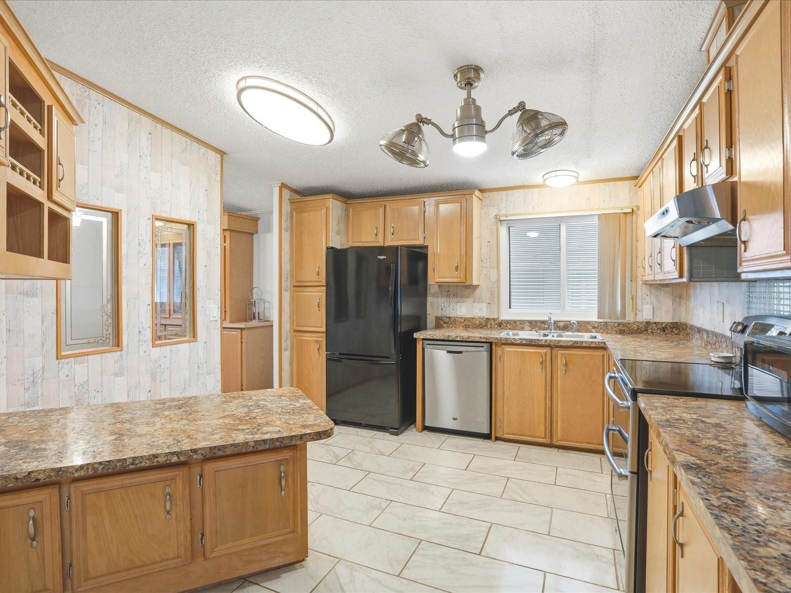 Image 13 of 41 For 6144 Redwing Avenue