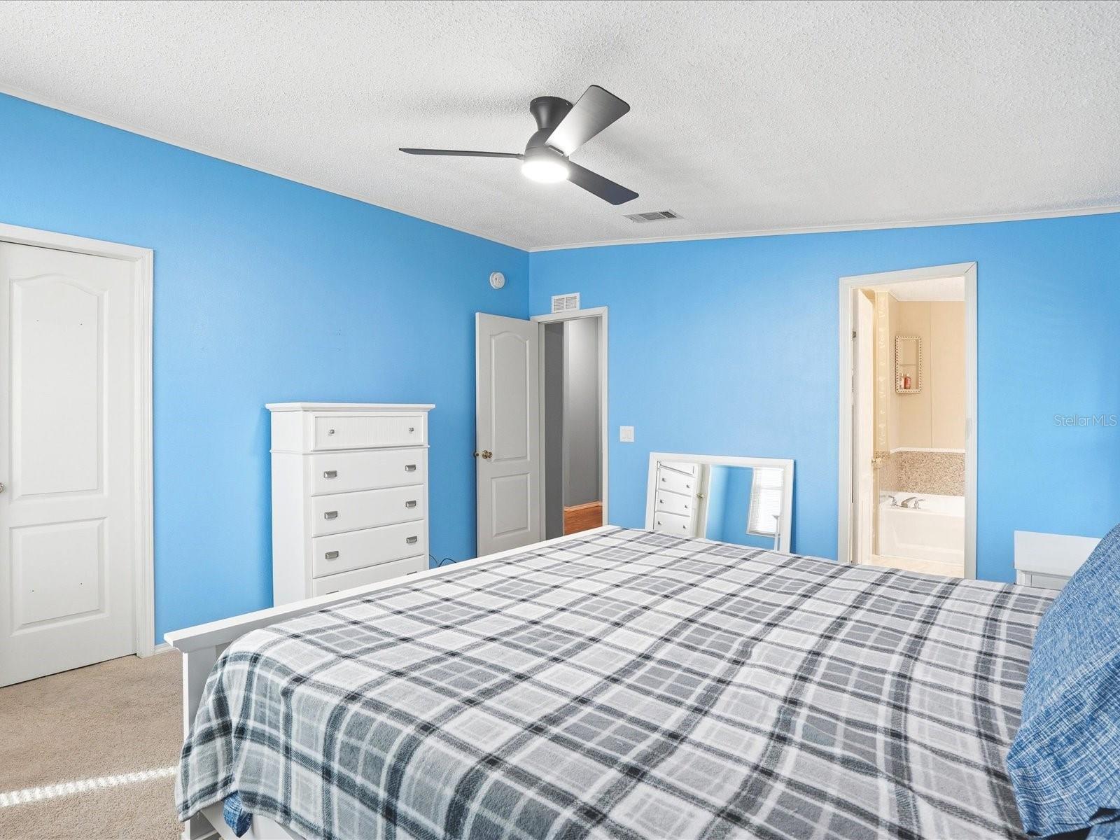 Image 17 of 41 For 6144 Redwing Avenue