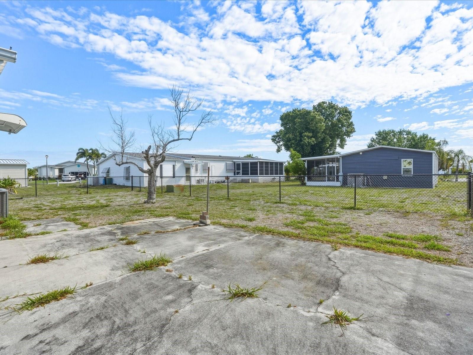 Image 32 of 41 For 6144 Redwing Avenue