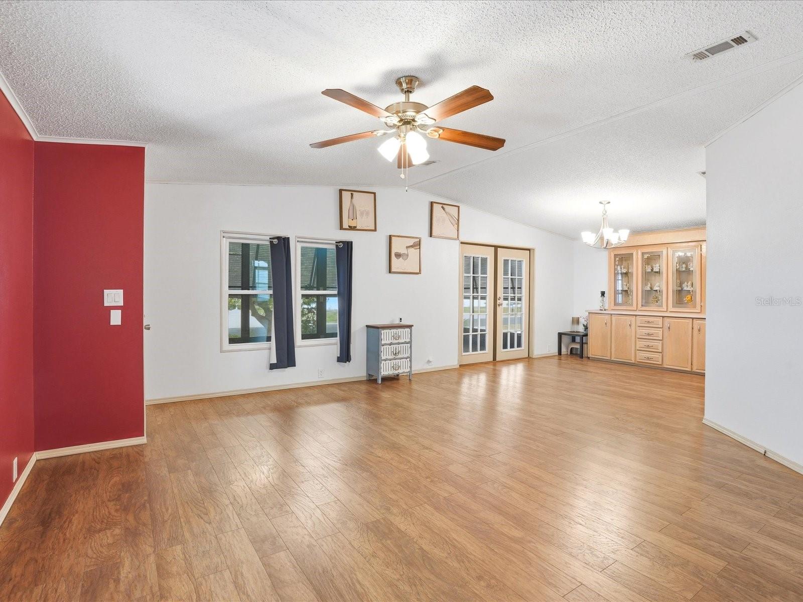 Image 8 of 41 For 6144 Redwing Avenue