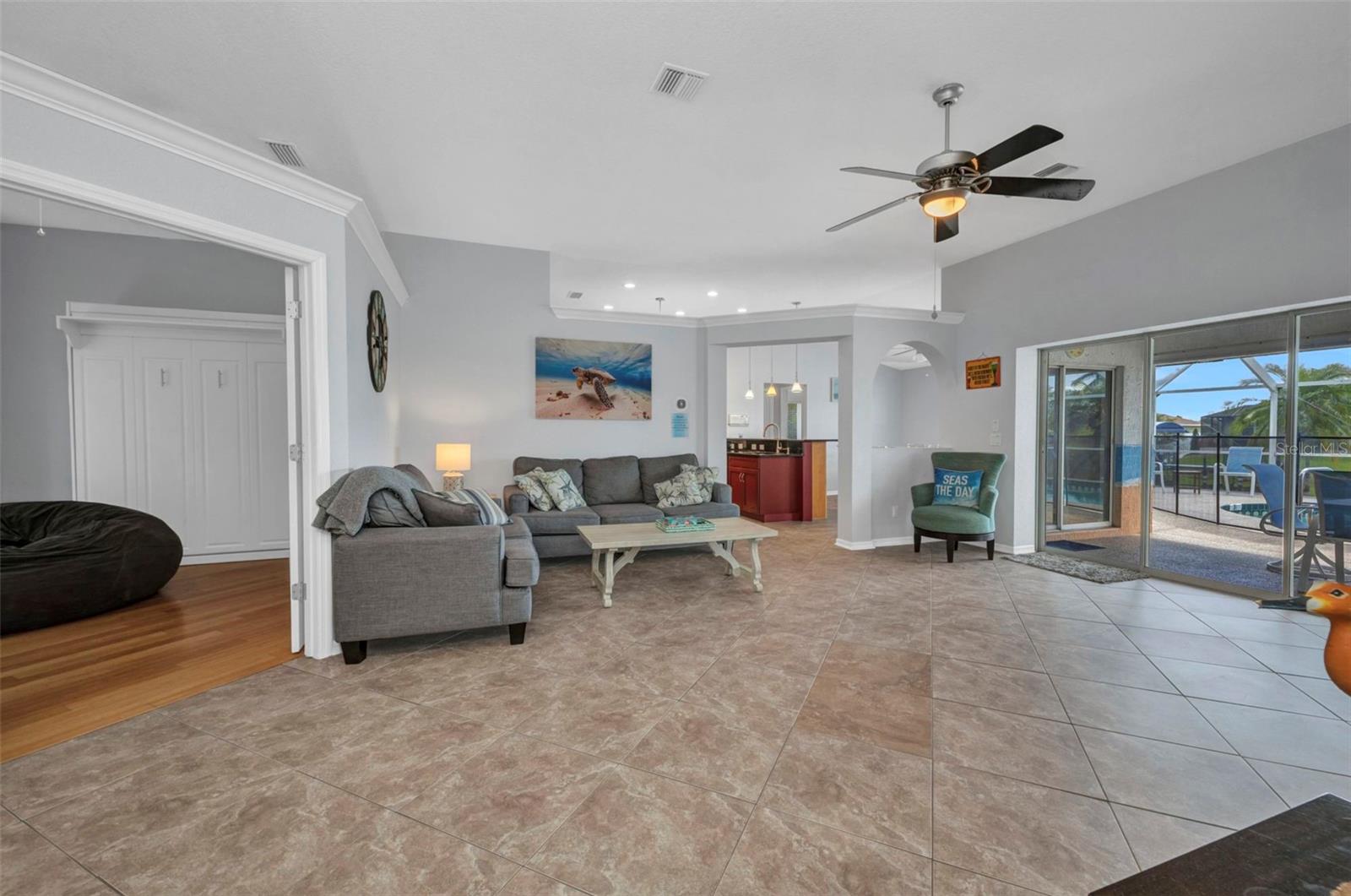 Image 15 of 70 For 9582 Arsipe Circle