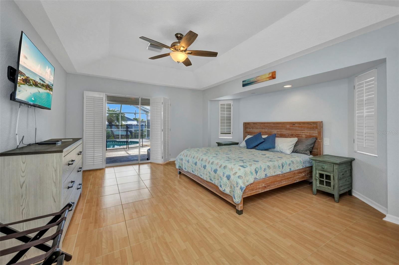 Image 16 of 70 For 9582 Arsipe Circle