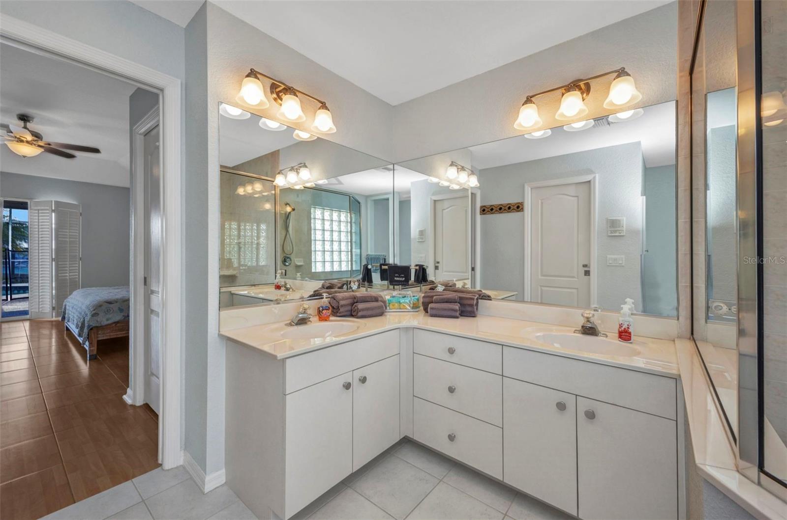 Image 22 of 70 For 9582 Arsipe Circle