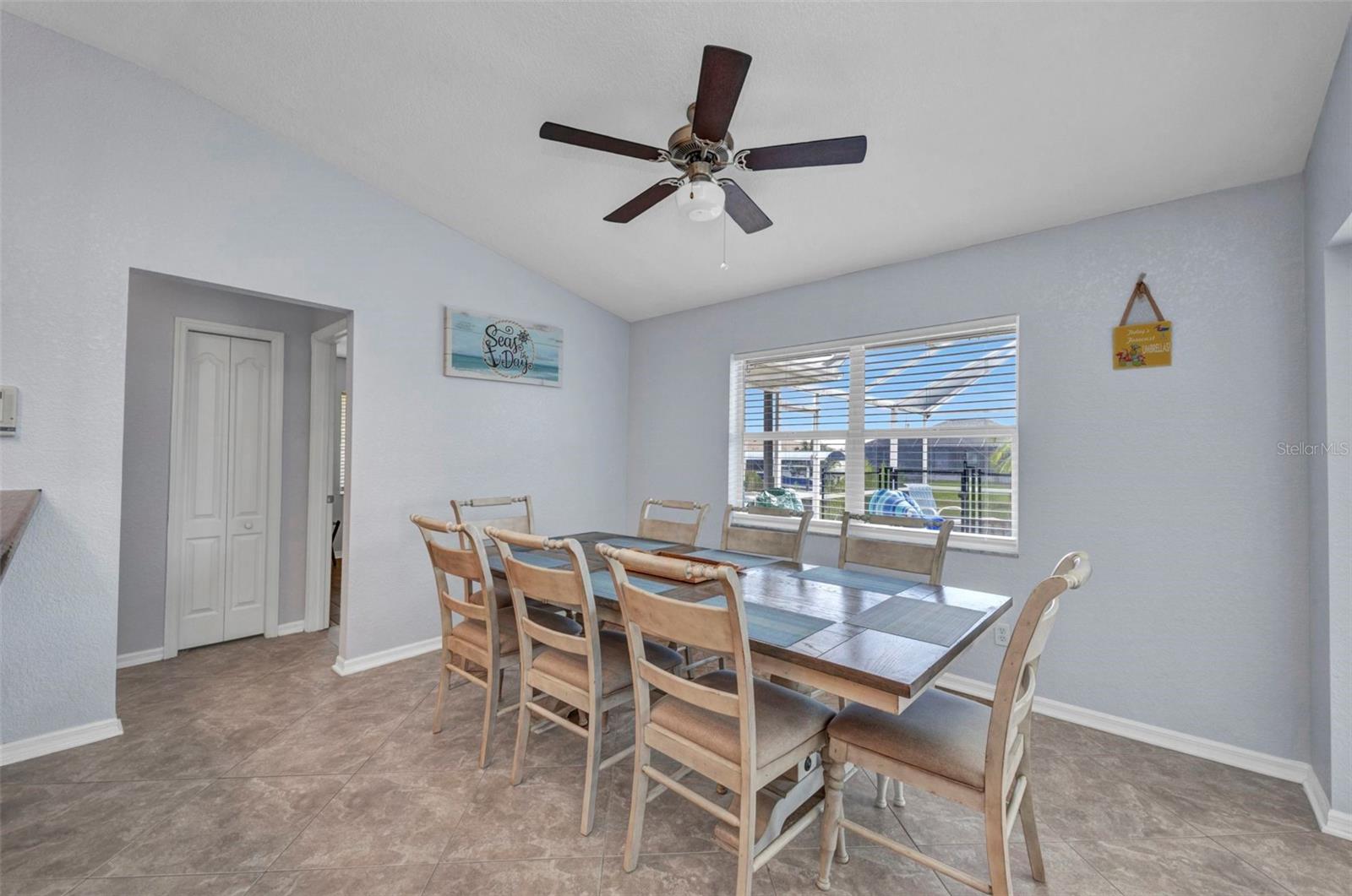 Image 24 of 70 For 9582 Arsipe Circle