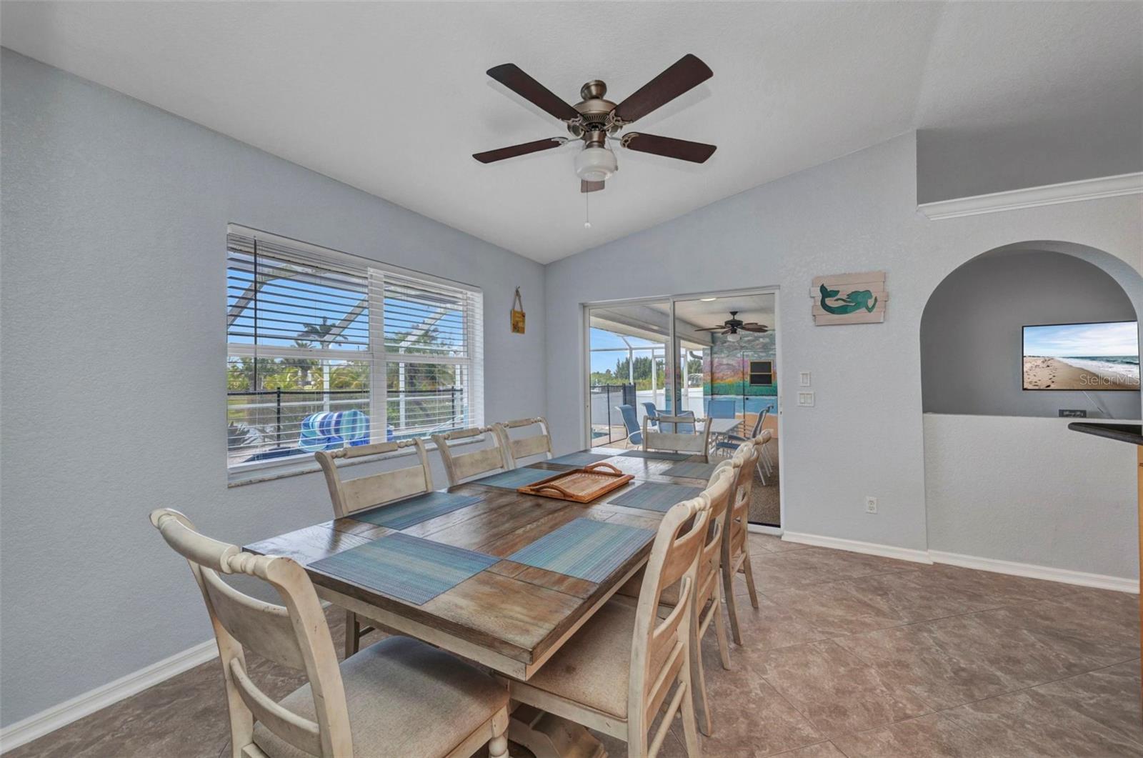 Image 31 of 70 For 9582 Arsipe Circle