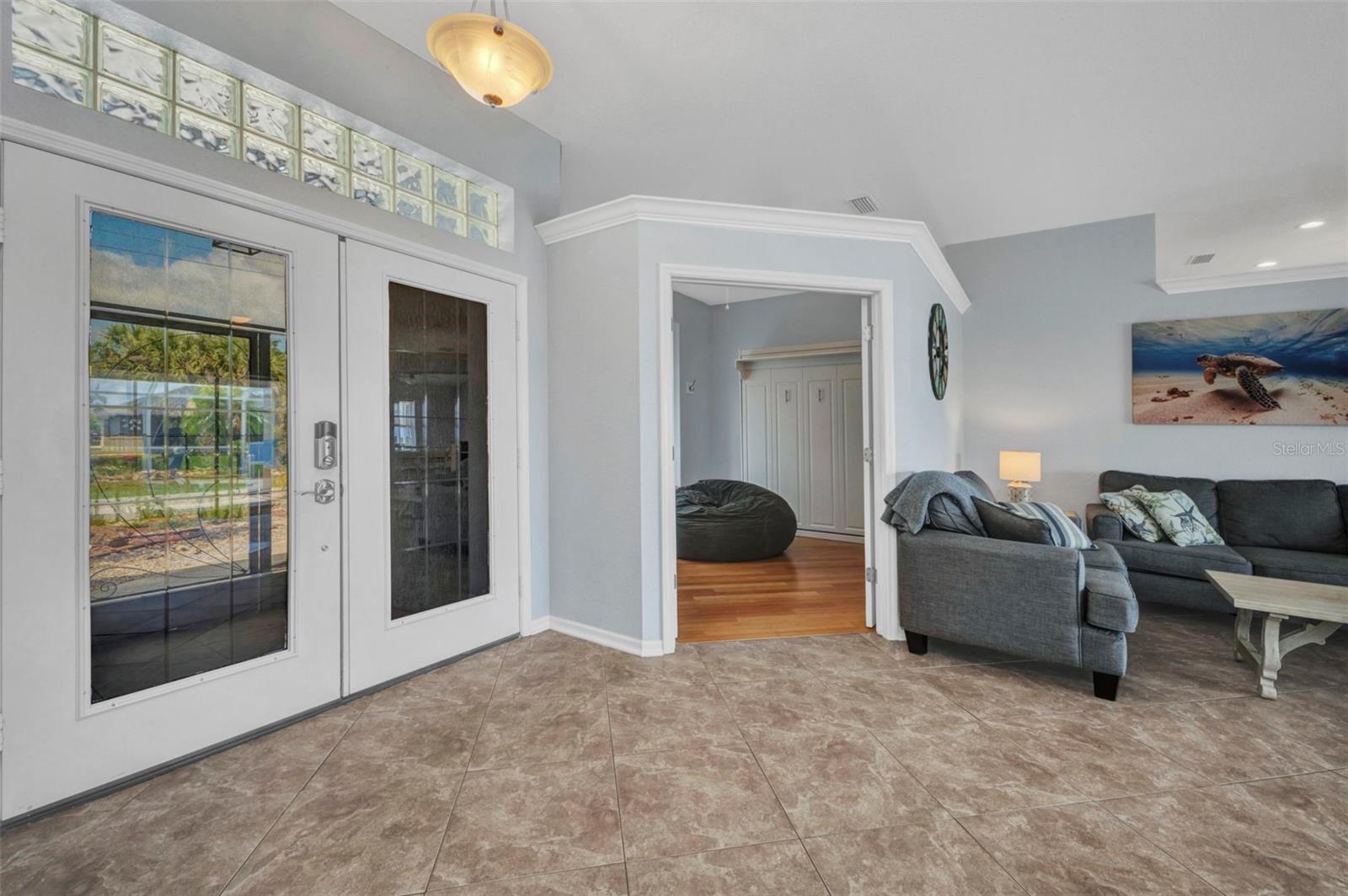 Image 7 of 70 For 9582 Arsipe Circle