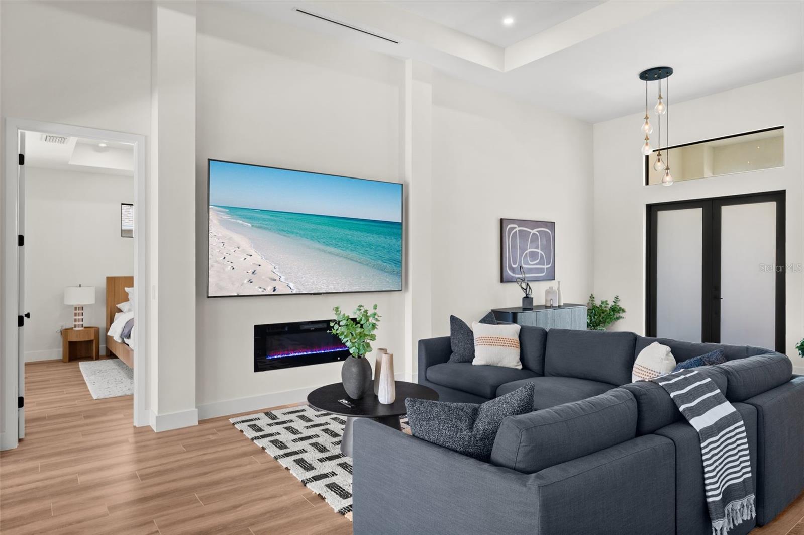 Image 10 of 99 For 10522 Riverside Road