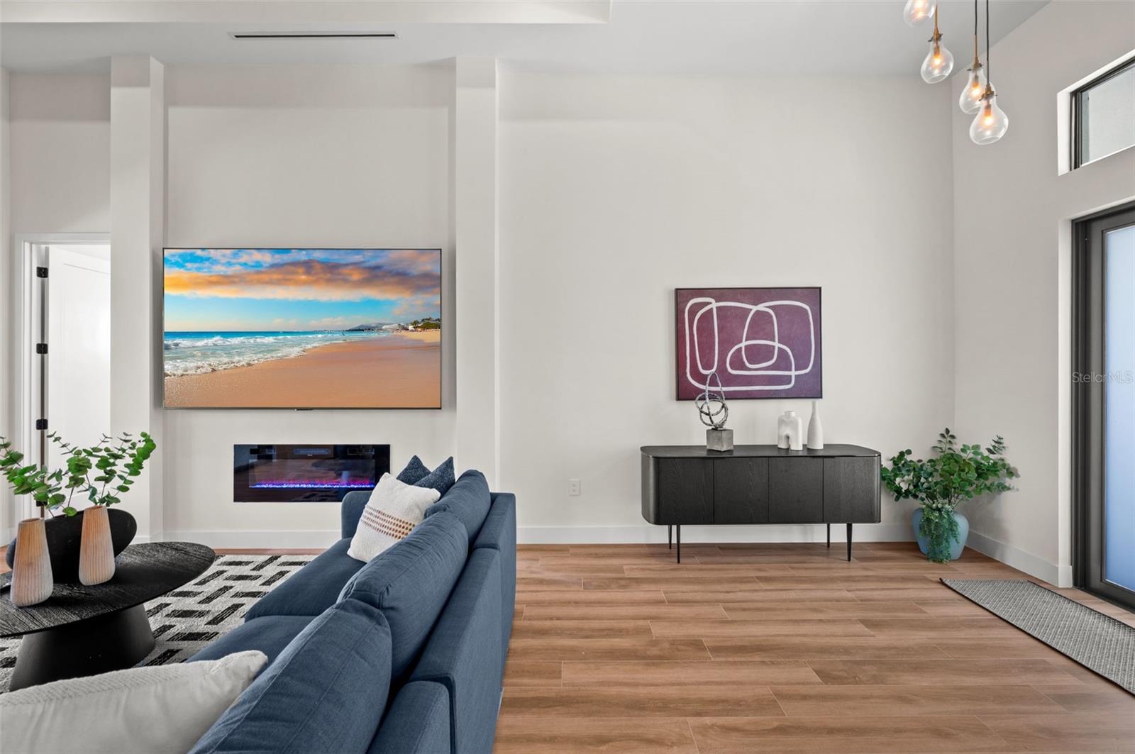 Image 12 of 99 For 10522 Riverside Road