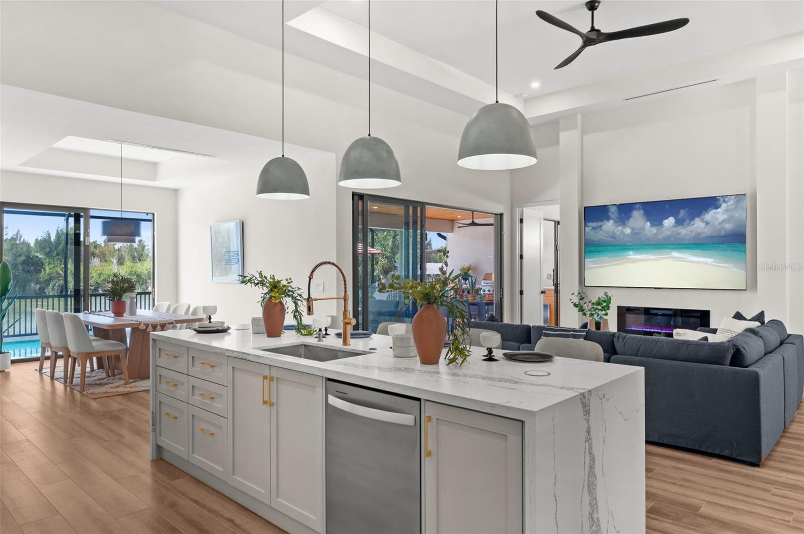 Image 20 of 99 For 10522 Riverside Road