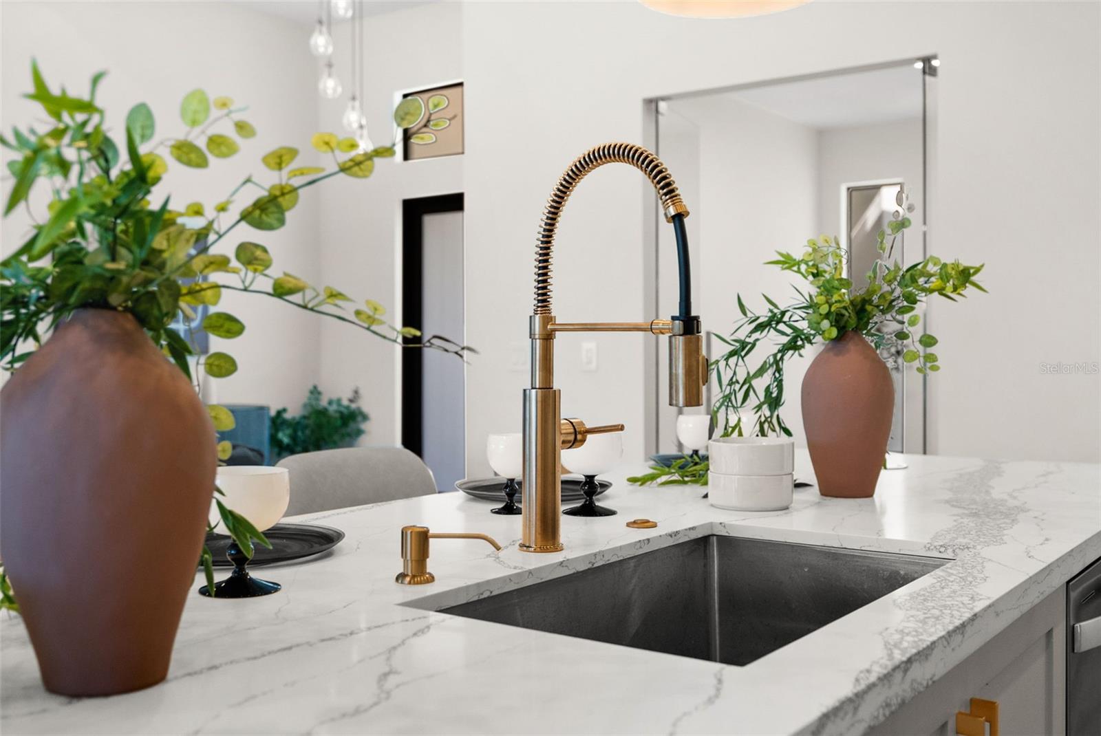 Image 25 of 99 For 10522 Riverside Road