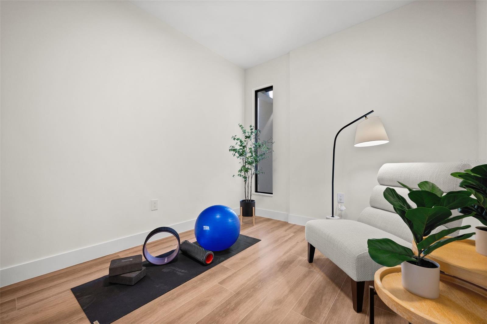 Image 32 of 99 For 10522 Riverside Road