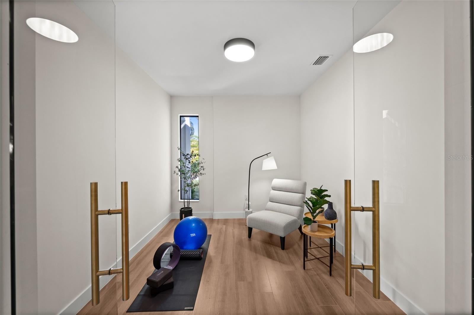 Image 33 of 99 For 10522 Riverside Road