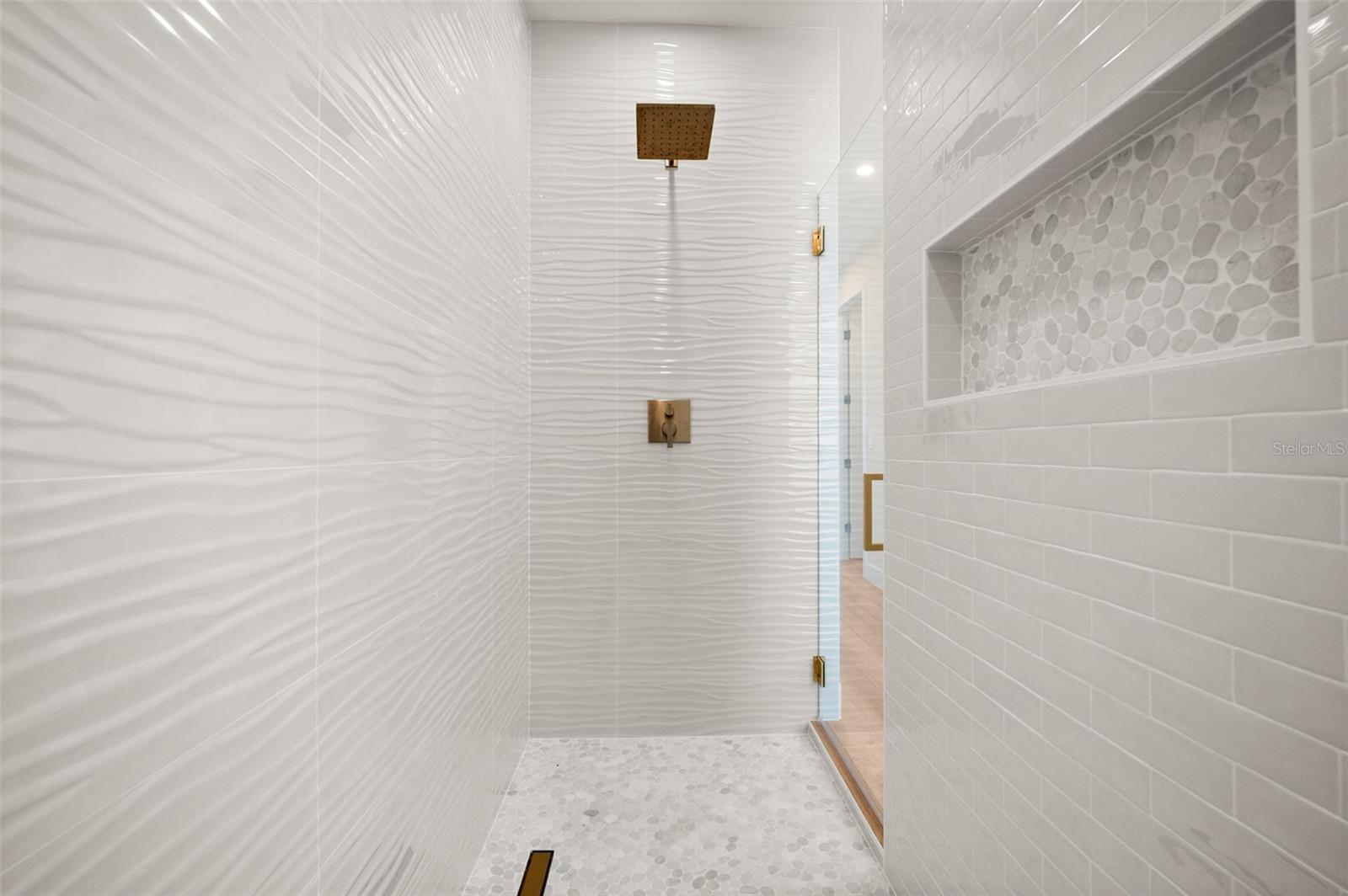 Image 43 of 99 For 10522 Riverside Road