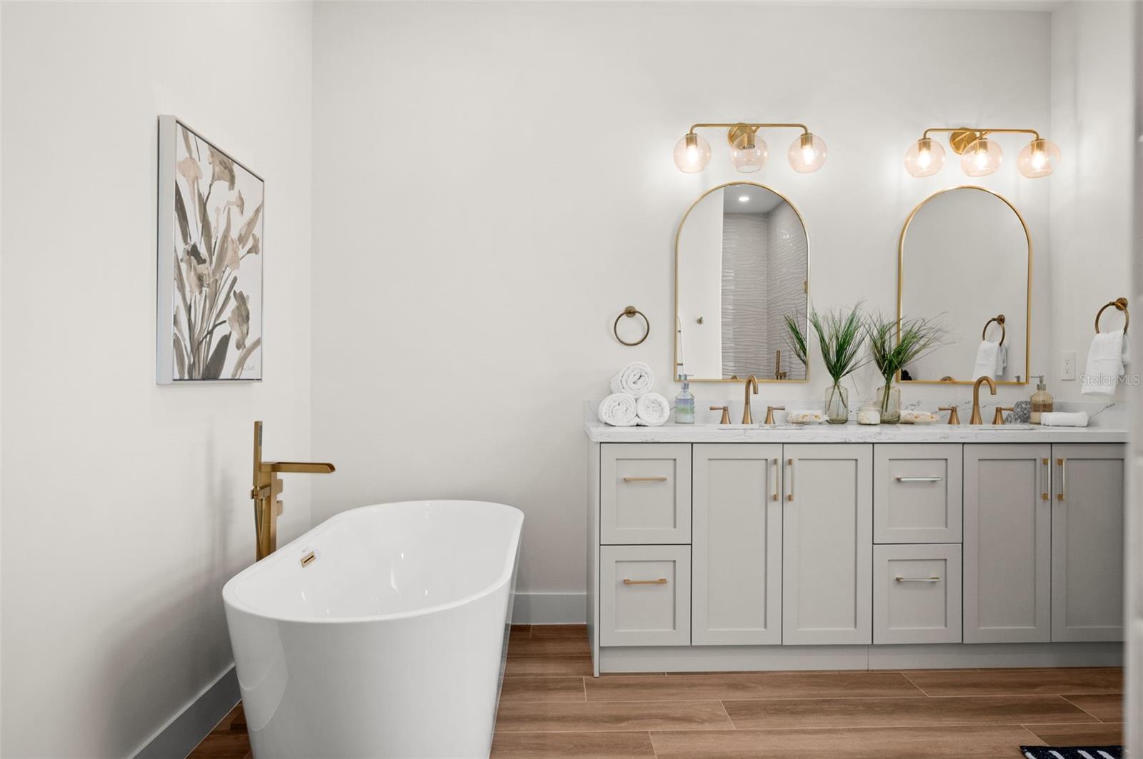 Image 44 of 99 For 10522 Riverside Road