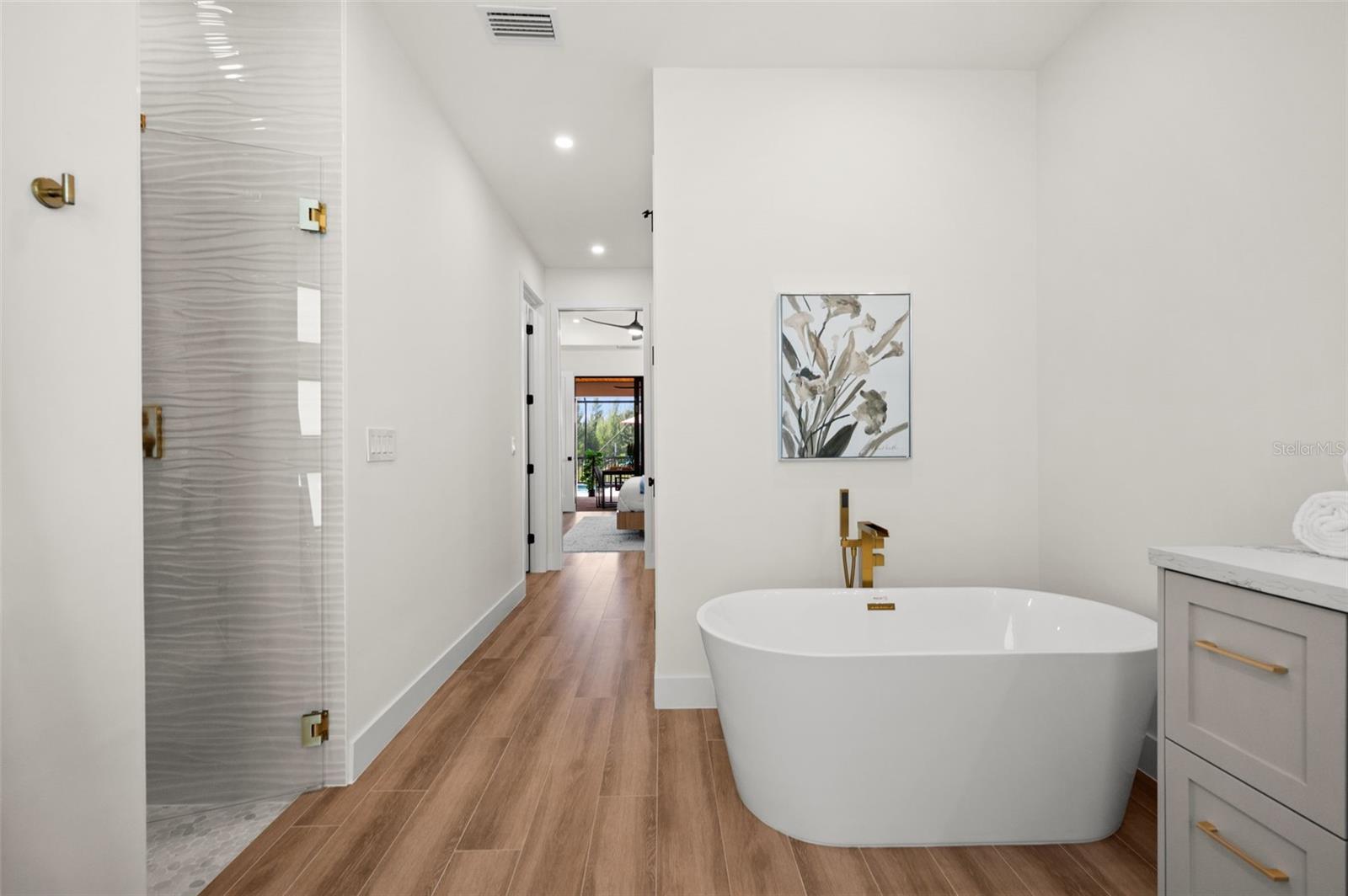 Image 45 of 99 For 10522 Riverside Road