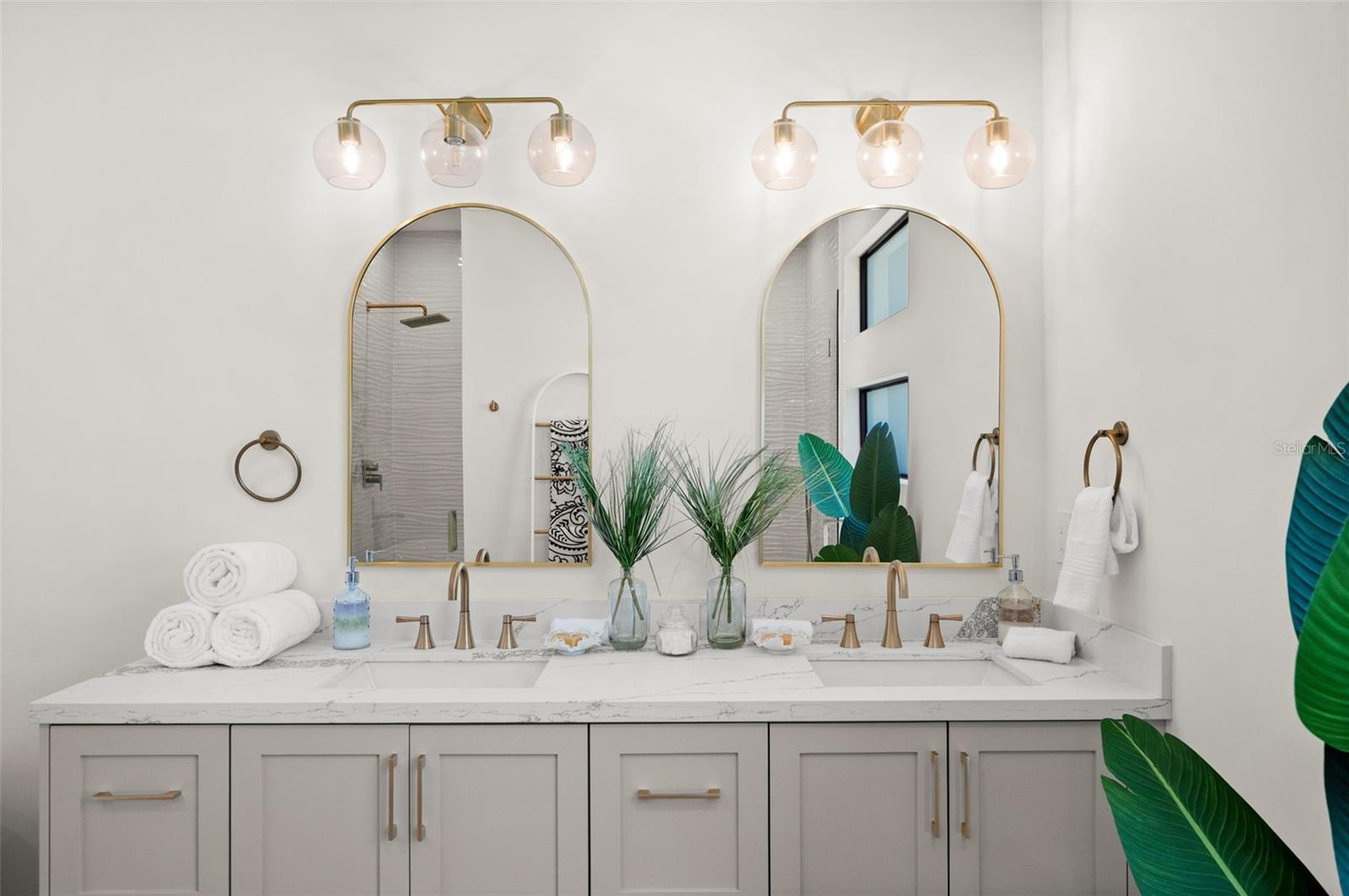 Image 46 of 99 For 10522 Riverside Road