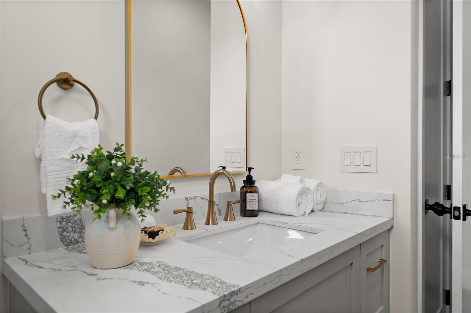 Image 55 of 99 For 10522 Riverside Road