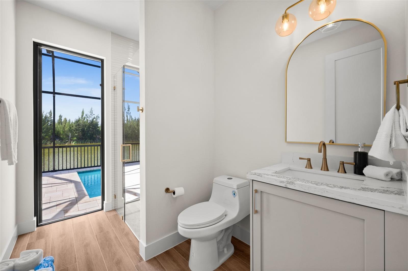 Image 63 of 99 For 10522 Riverside Road