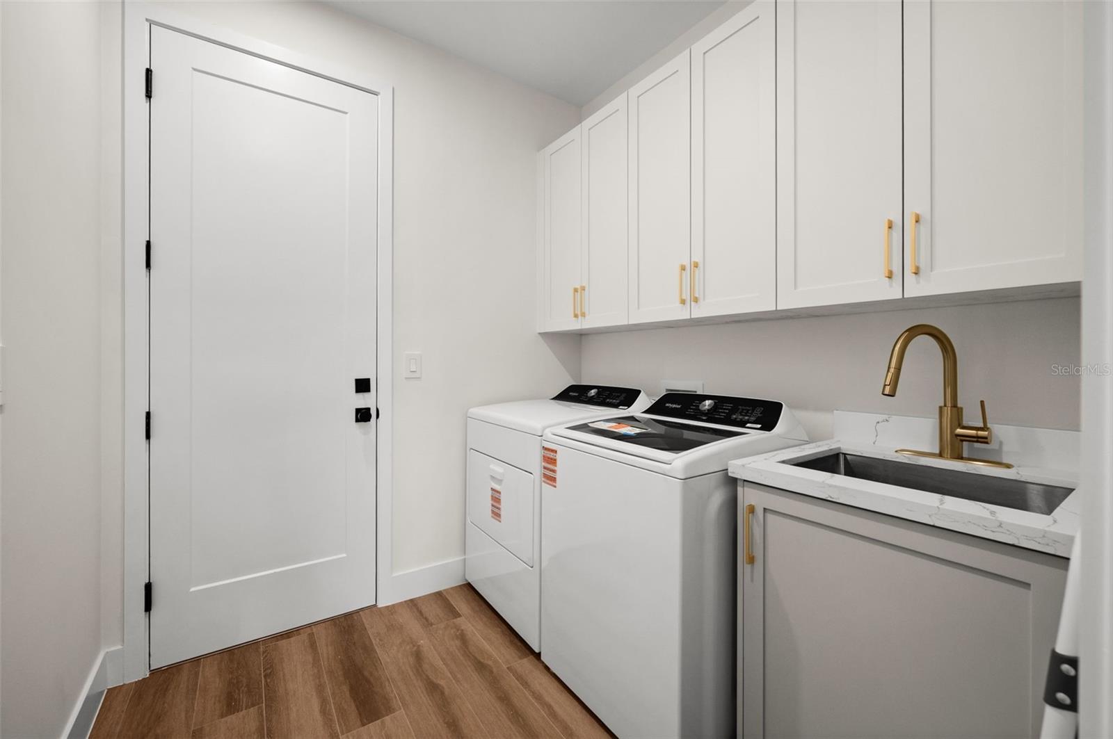 Image 65 of 99 For 10522 Riverside Road