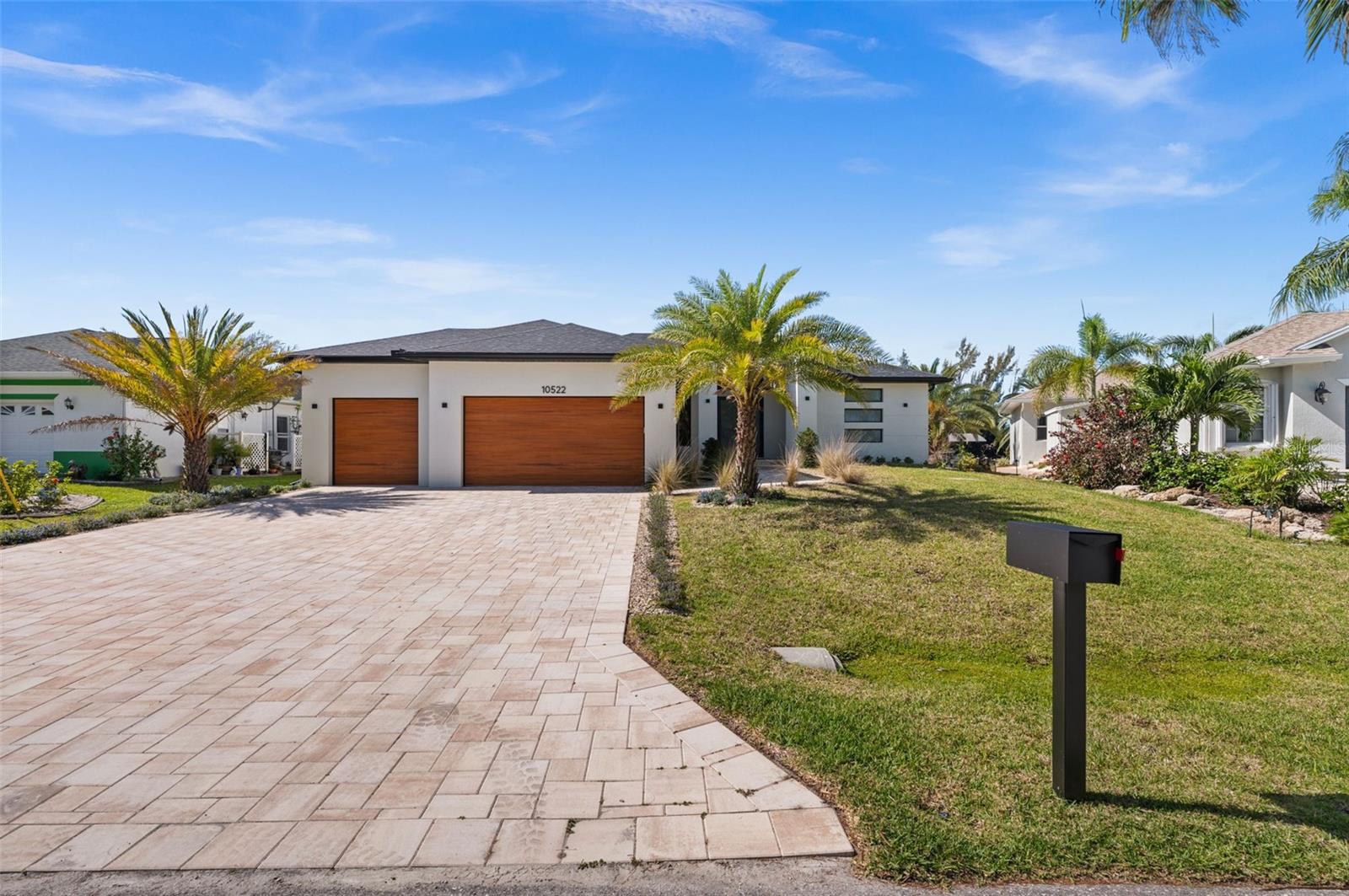 Image 8 of 99 For 10522 Riverside Road