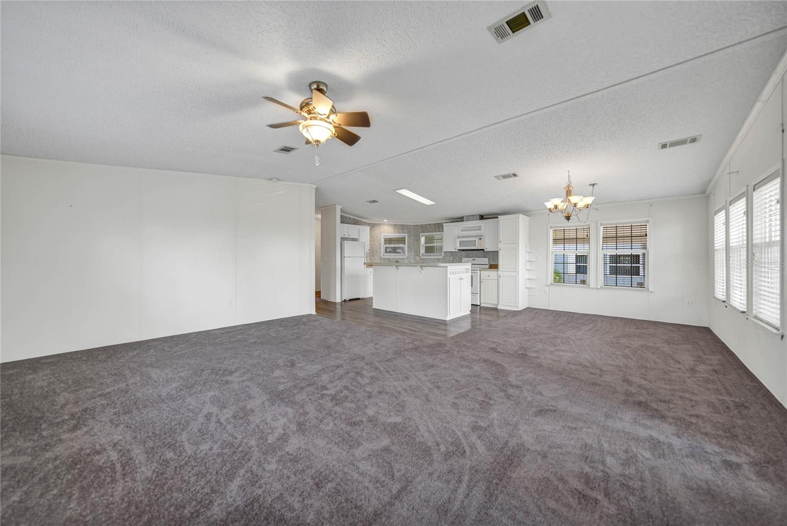 Image 11 of 28 For 2100 Kings Hwy  206