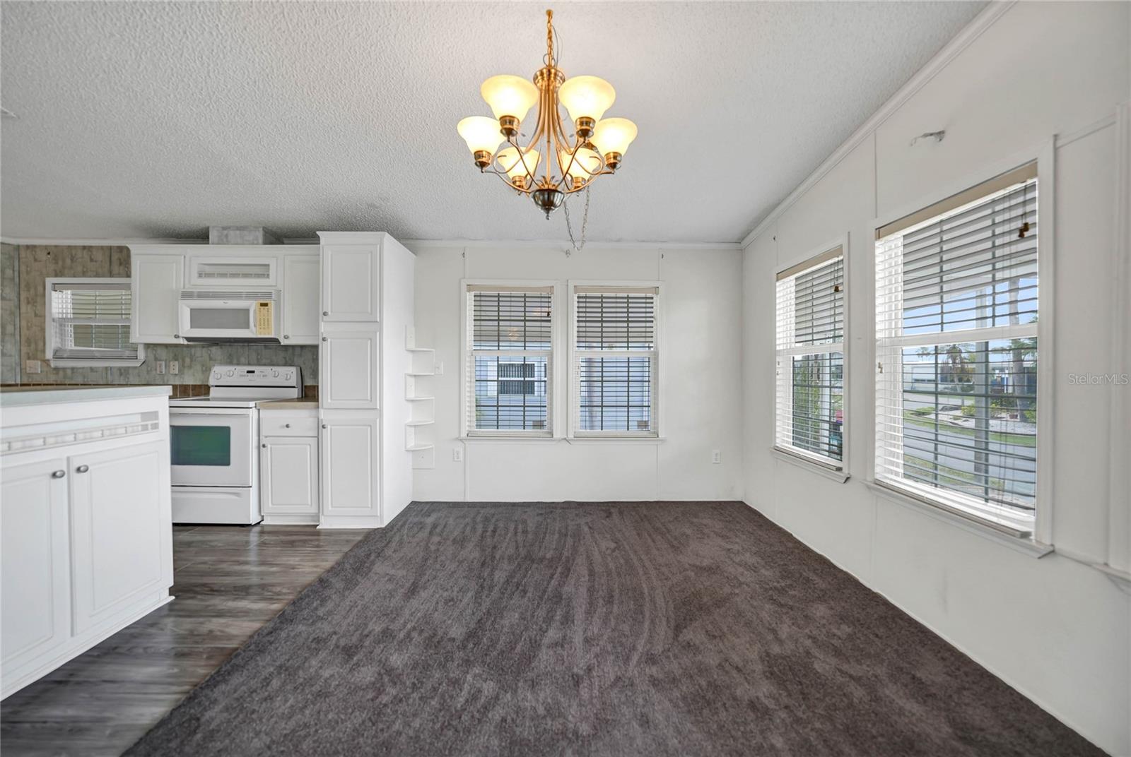 Image 3 of 28 For 2100 Kings Hwy  206