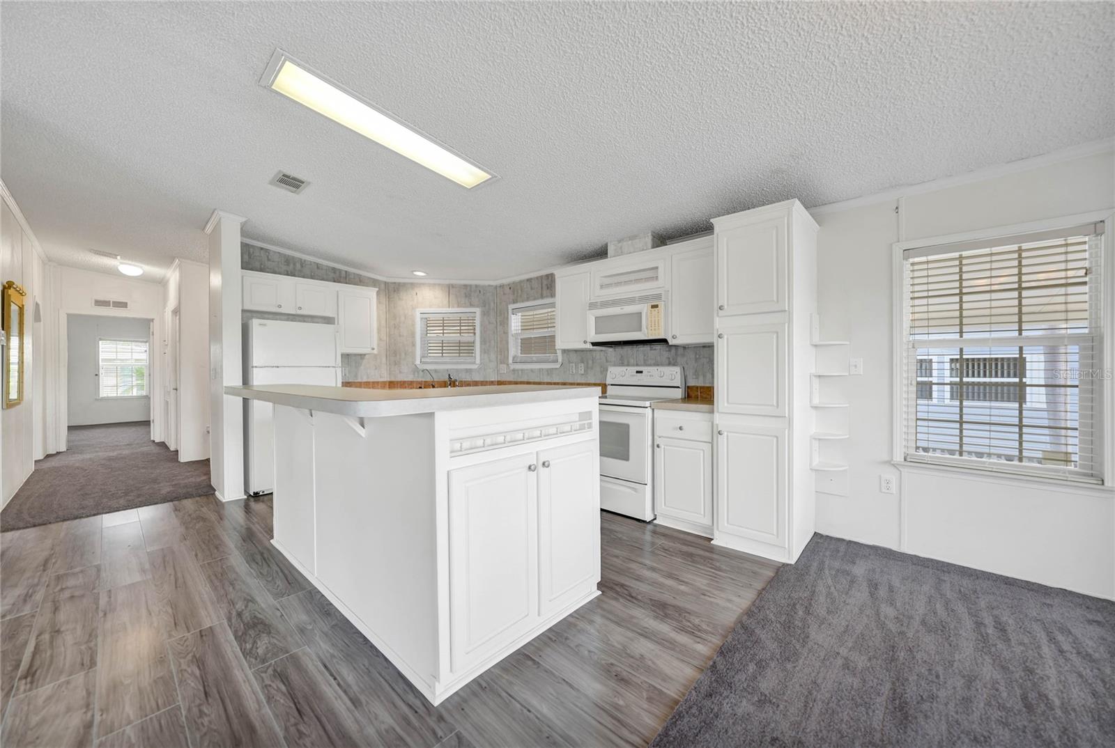 Image 5 of 28 For 2100 Kings Hwy  206