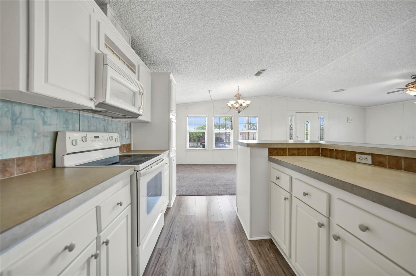 Image 8 of 28 For 2100 Kings Hwy  206