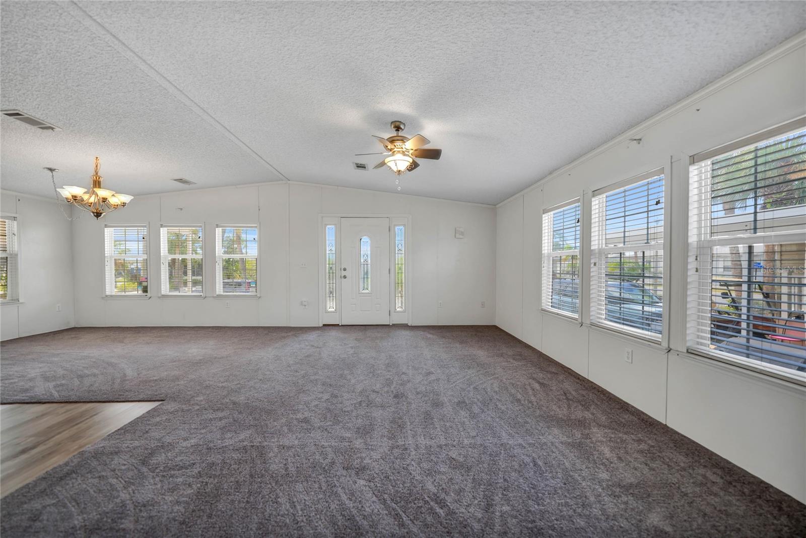Image 9 of 28 For 2100 Kings Hwy  206