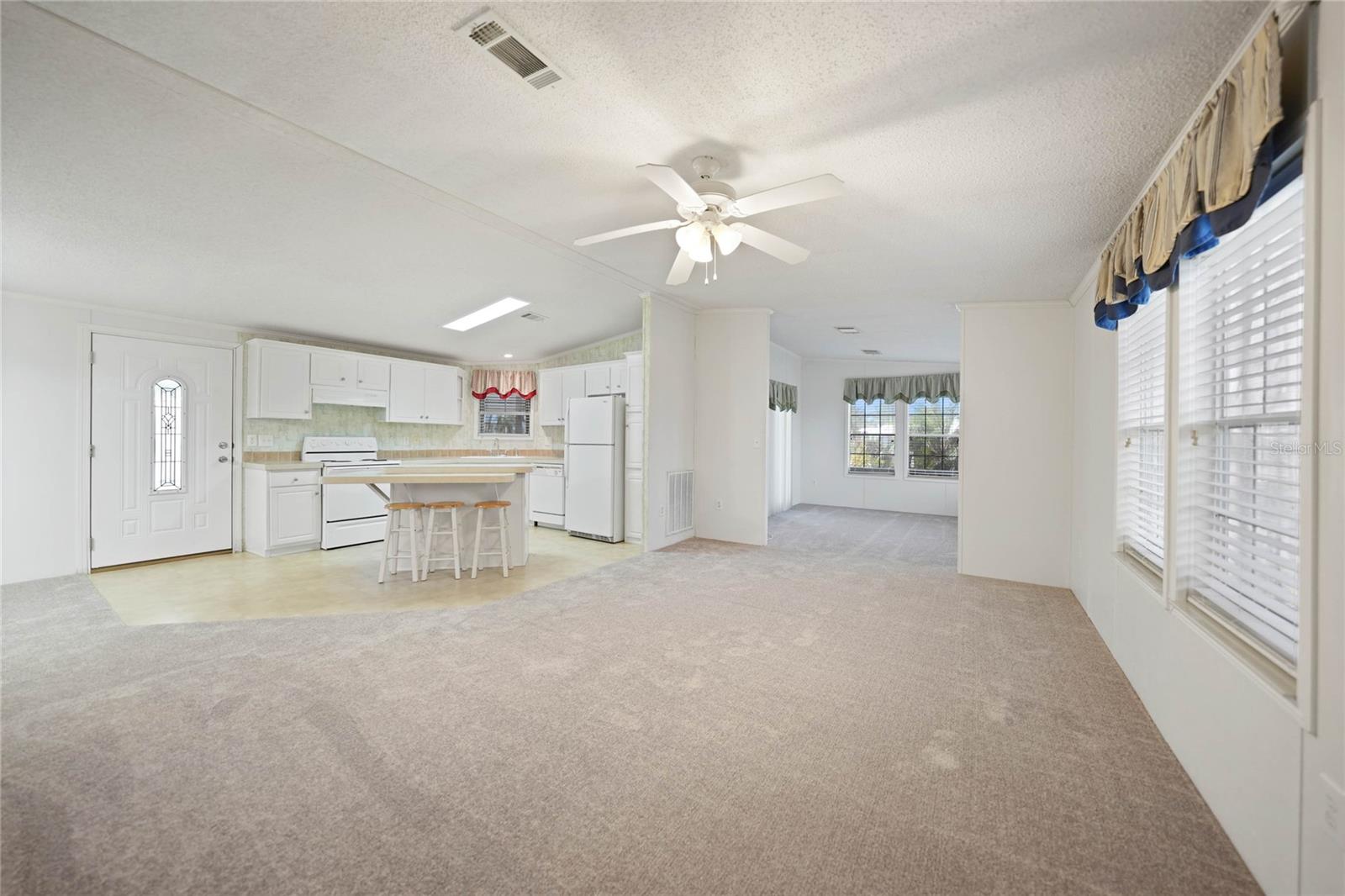 Image 10 of 40 For 2100 Kings Highway 517