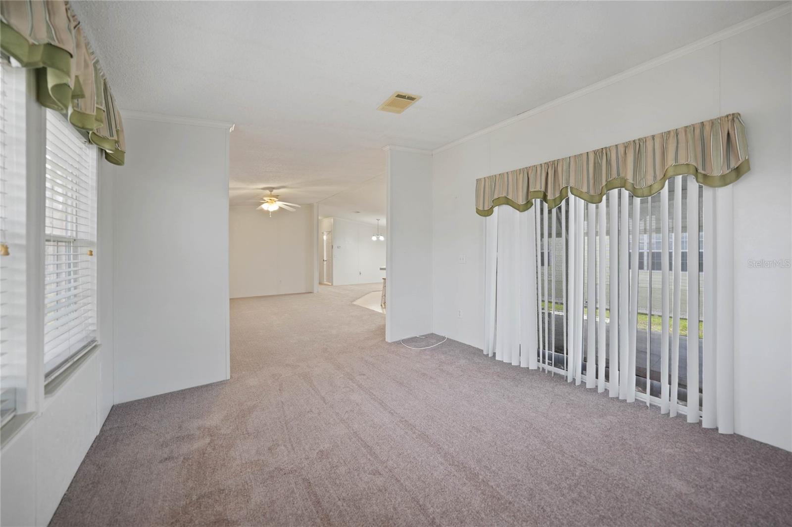 Image 13 of 40 For 2100 Kings Highway 517