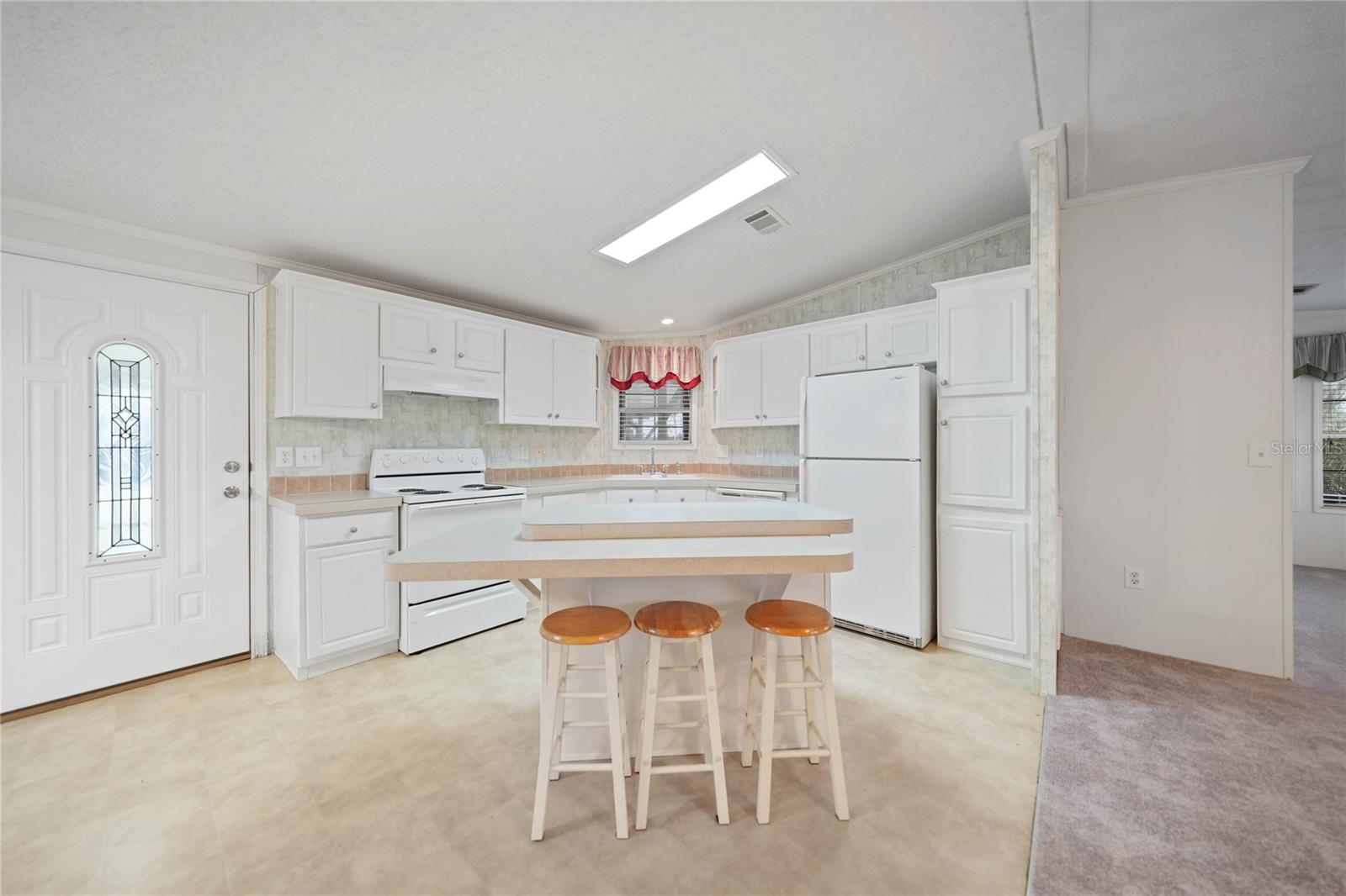 Image 4 of 40 For 2100 Kings Highway 517