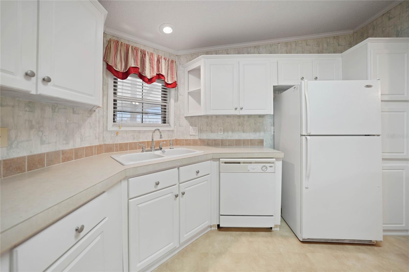 Image 5 of 40 For 2100 Kings Highway 517