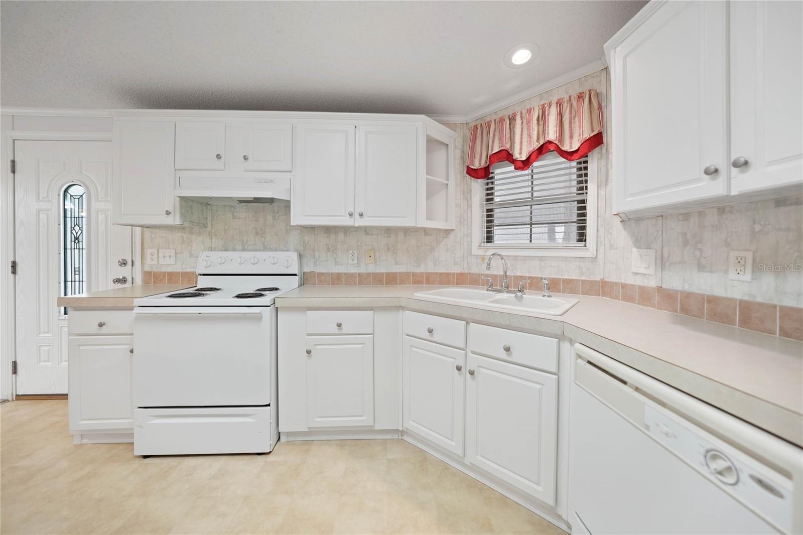 Image 6 of 40 For 2100 Kings Highway 517