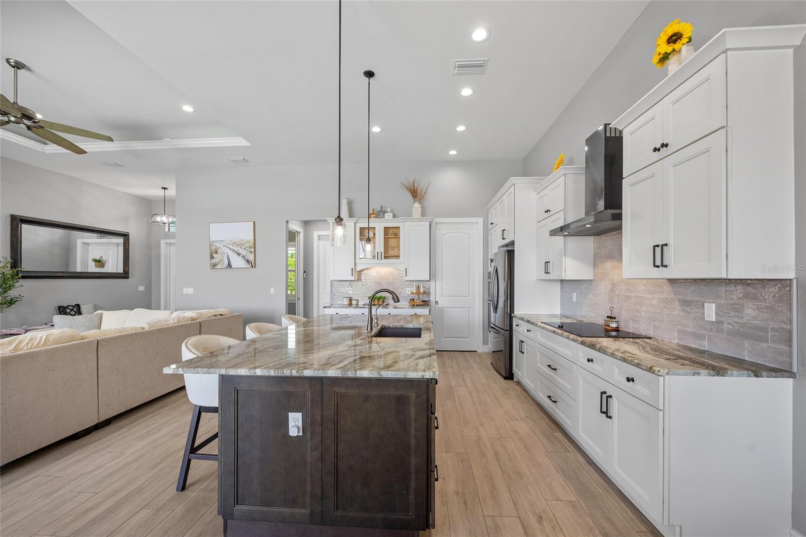 Image 11 of 40 For 4286 Harbor Boulevard