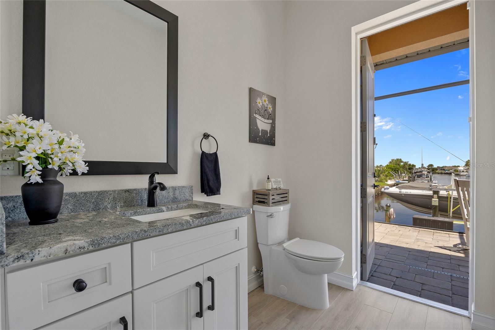 Image 19 of 40 For 4286 Harbor Boulevard