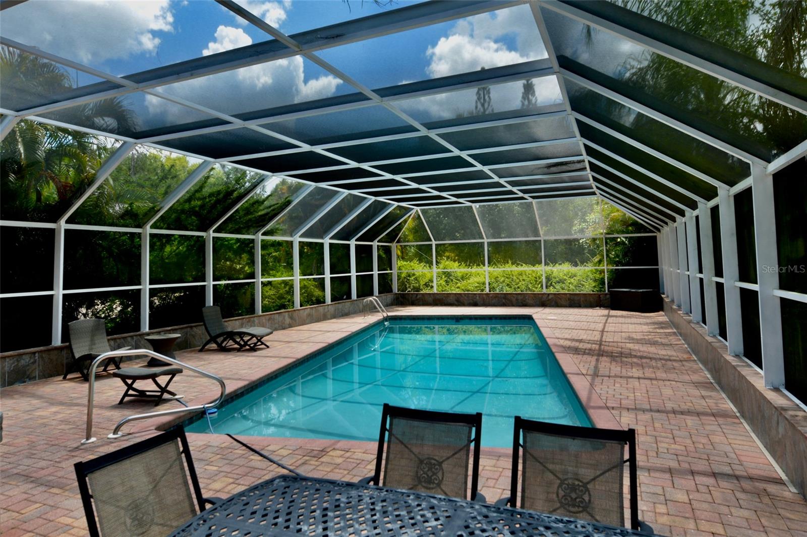 Image 11 of 83 For 18220 Elmwood Drive