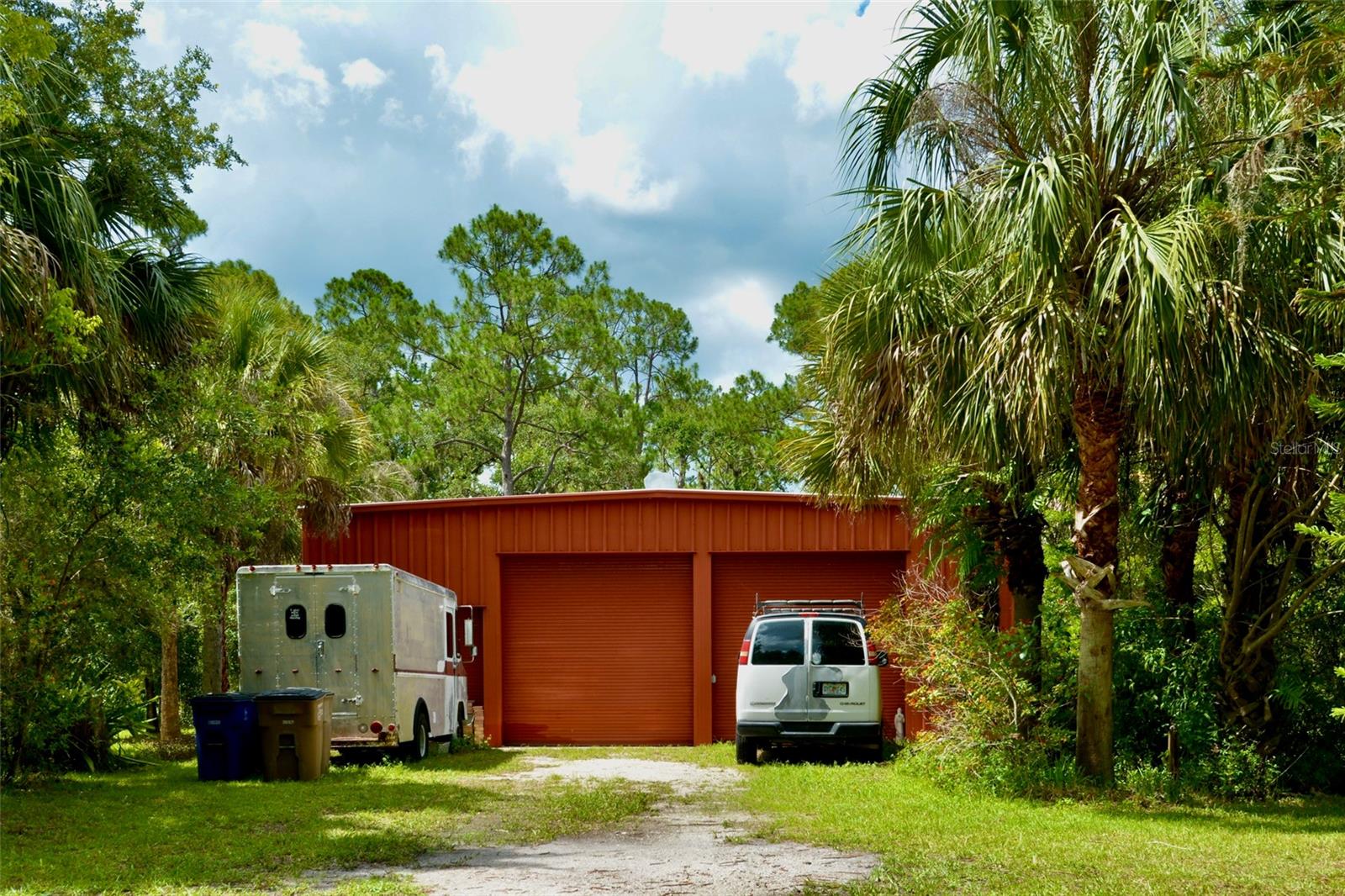 Image 15 of 83 For 18220 Elmwood Drive