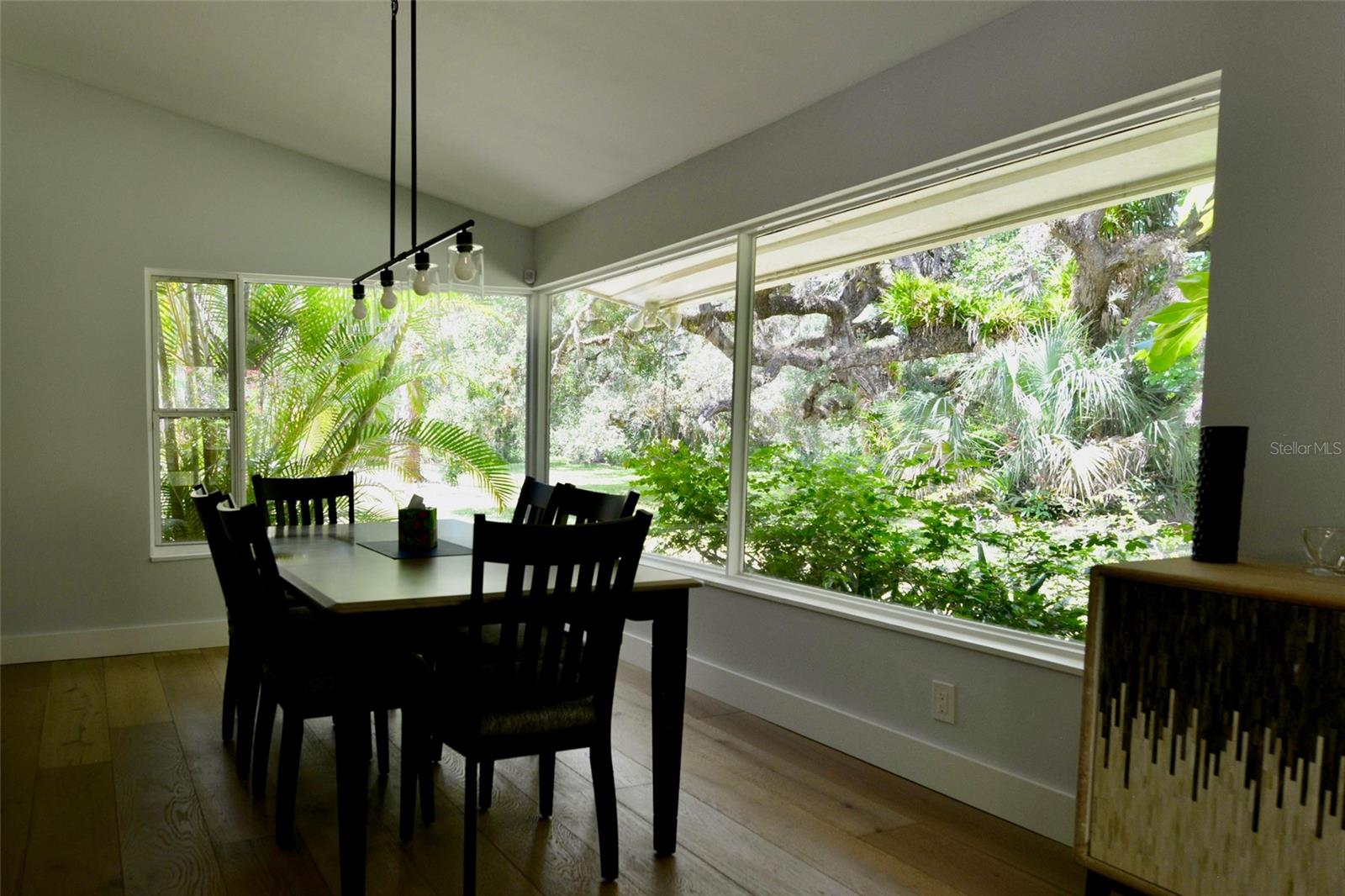 Image 29 of 83 For 18220 Elmwood Drive