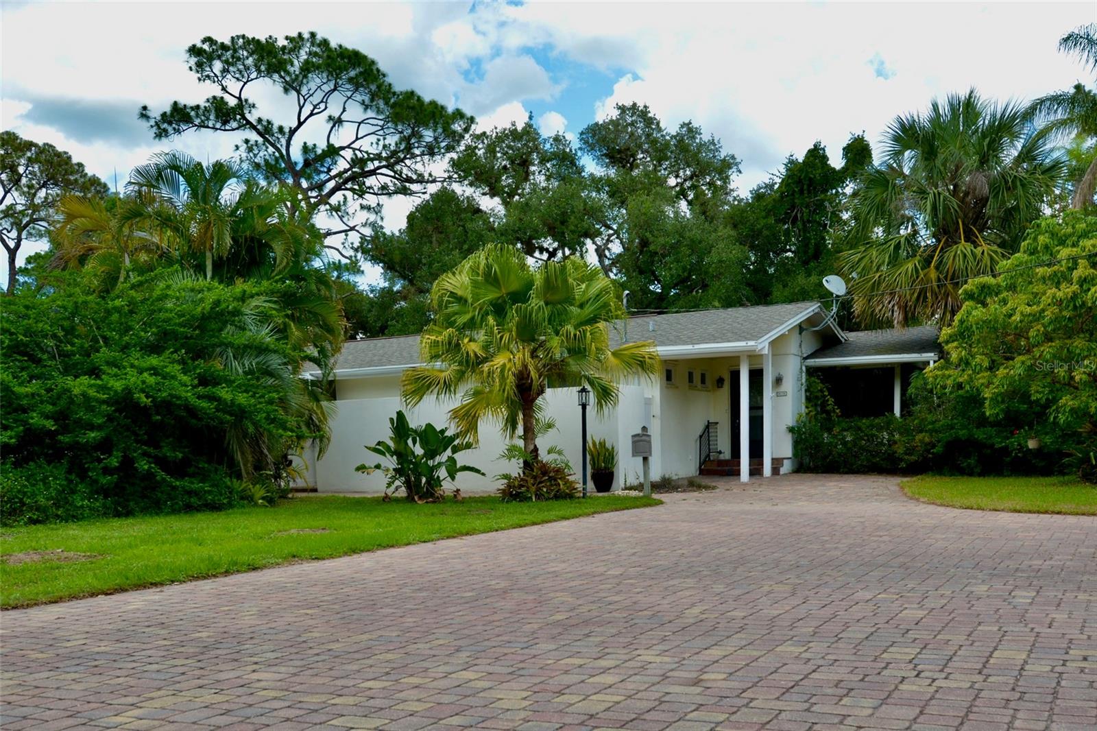 Image 4 of 83 For 18220 Elmwood Drive