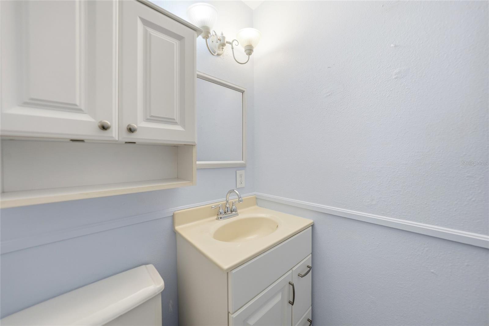 Image 22 of 40 For 704 Manatee Avenue