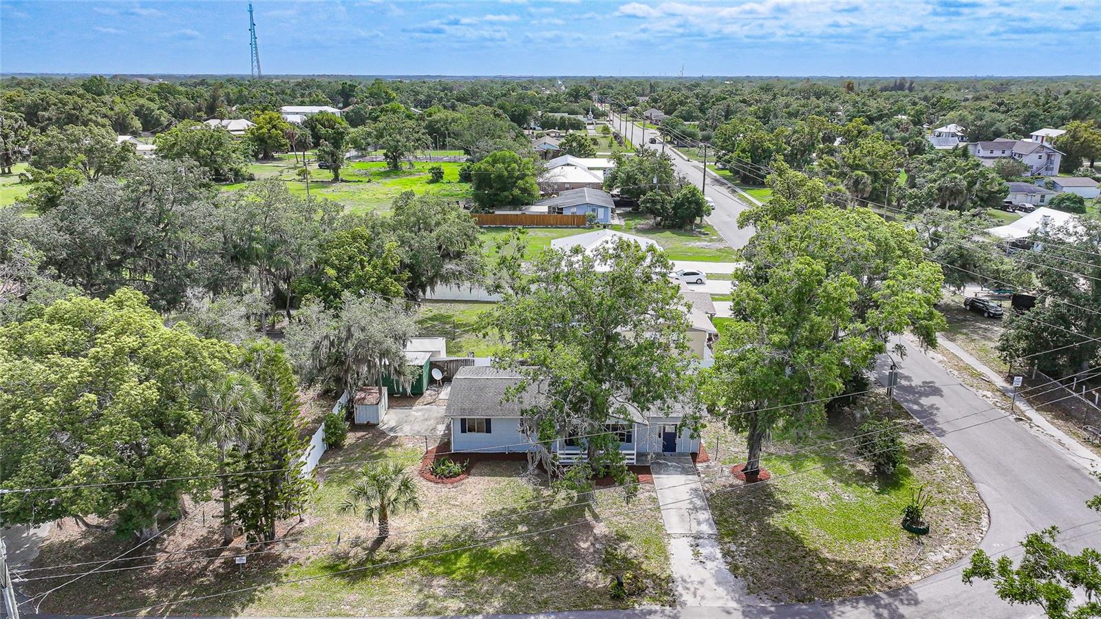 Image 30 of 40 For 704 Manatee Avenue