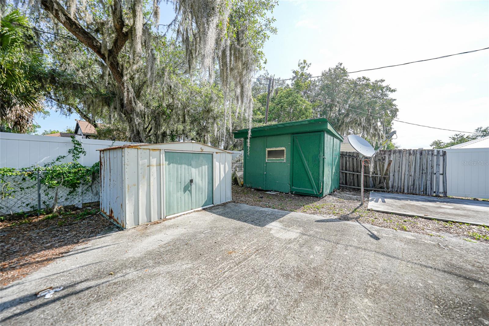 Image 35 of 40 For 704 Manatee Avenue